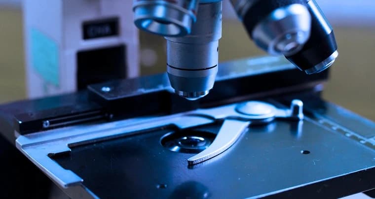 Additive manufacturing for custom tooling